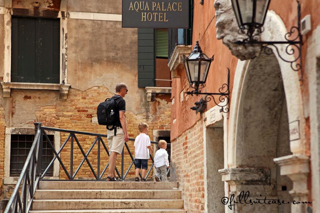 Exploring Venice with a family and young kids on foot