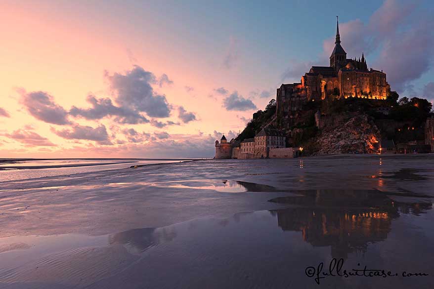 Better travel photos - example of sunset picture of Mont Saint-Michel