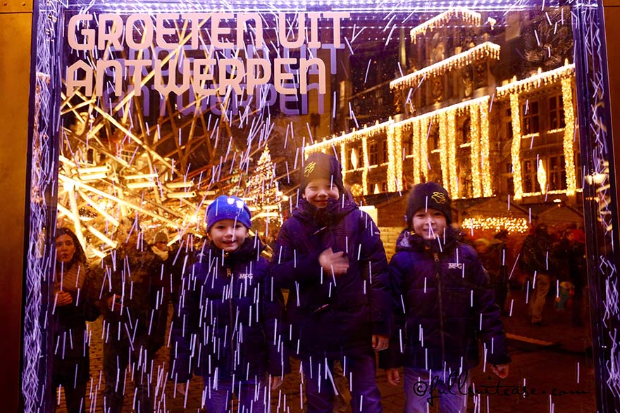 Kids at the Grote Markt in Antwerp in winter
