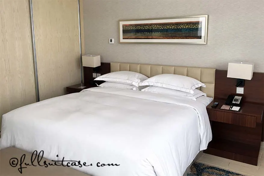 DoubleTree Hilton Dubai Jumeirah Beach master bedroom