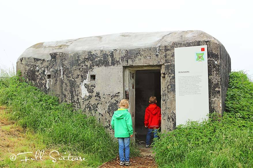 Kids visiting WWI bunkers in Fort Liefkenshoek, Belgium