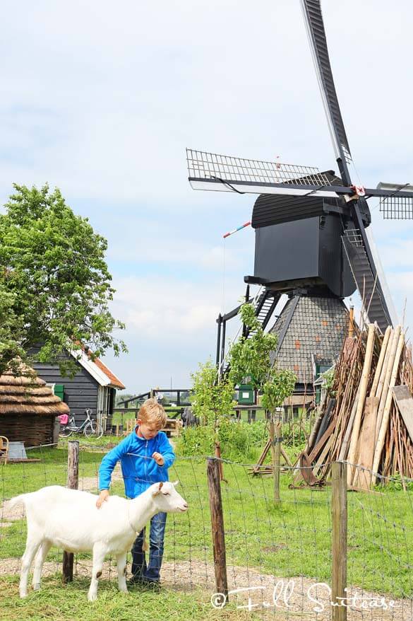 Kinderdijk - visiting historic windmills with children