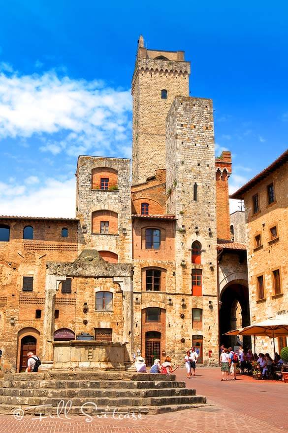 Piazza della Cisterna in San Gimignano