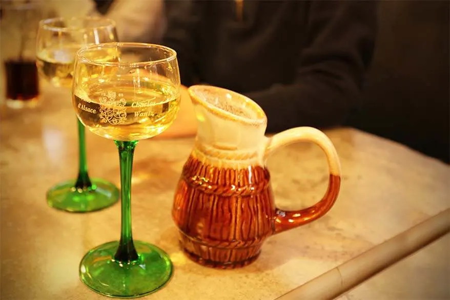 Traditional Alsace Wine Glasses with Green Stem