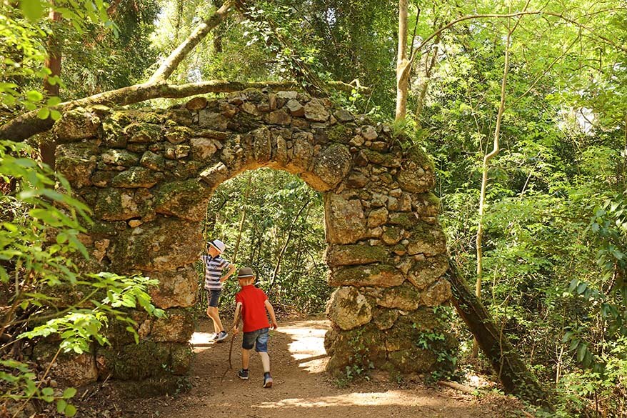 Exploring Bussaco forest in Portugal with kids