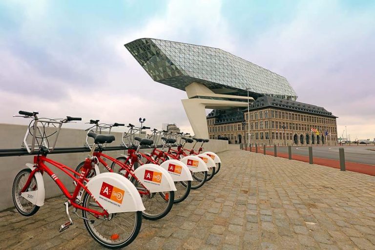 Off the beaten path in Antwerp by bike