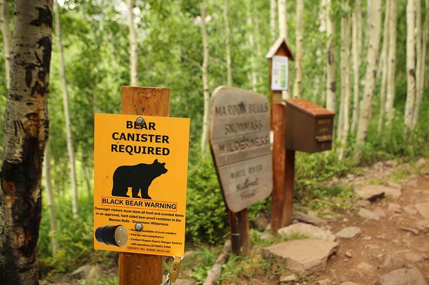 Bear warning at Snowmass Wilderness Area