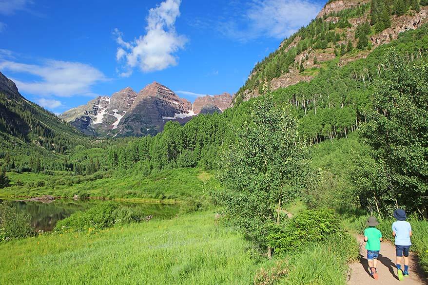 Hiking Maroon Bells scenic loop trail with kids