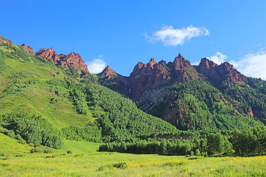 Montañas Rojas en Maroon Bells en el área silvestre de Snowmass