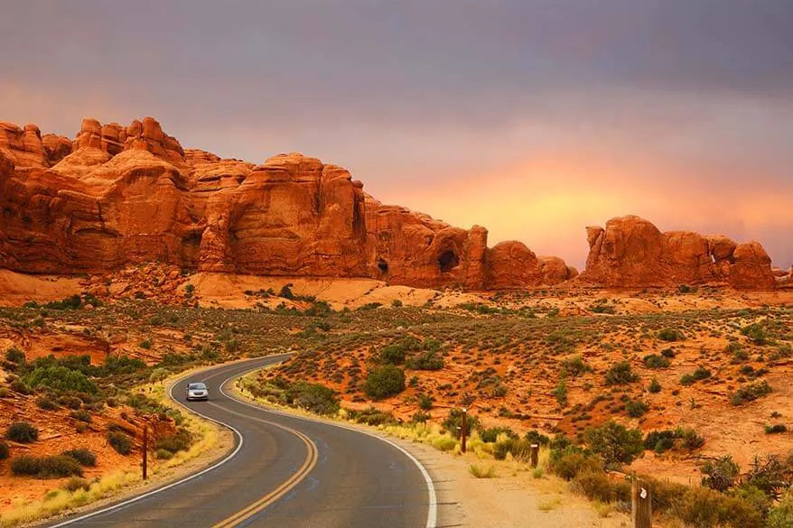 USA road trip for nature lovers - visit Arches, Yellowstone, Aspen, Rocky Mountains National Park, and more. Itinerary for 2 - 3 weeks