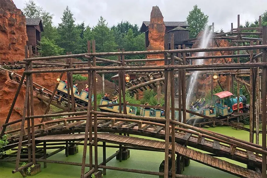 Calamity Mine wooden roller coaster in Walibi Belgium amusement park