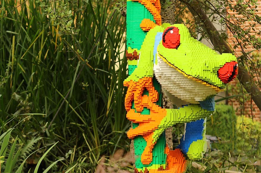 Planckendeal Art With Lego colorful frog