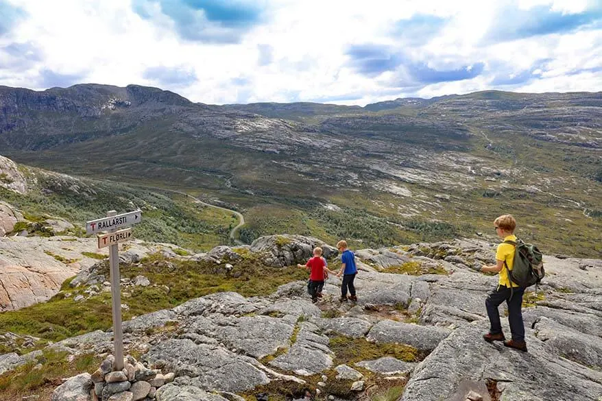 Rallarsti hiking path to Florli Norway