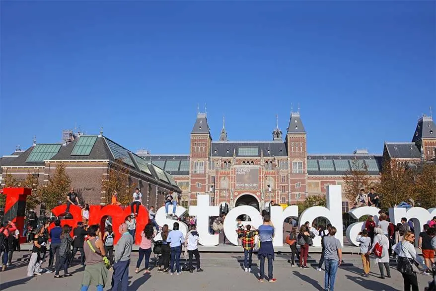 I Amsterdam sign at the Rijksmuseum can only be photographed without the crowds at dawn