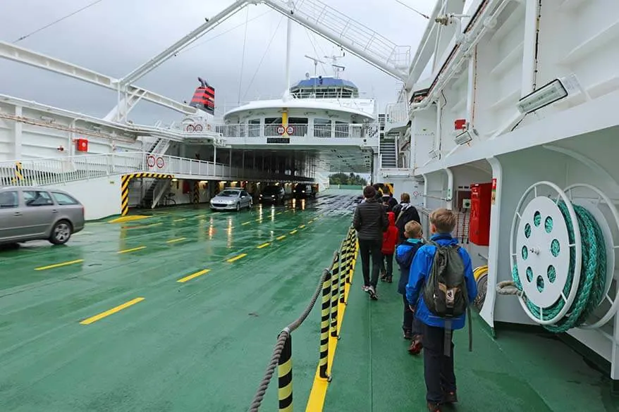 To reach the Pulpit Rock trailhead - take a ferry from Stavanger to Tau followed by a bus to the Preikestolen Mountain Lodge