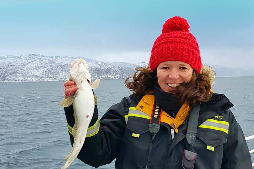 Pêche sur une croisière dans un fjord polaire à Tromso