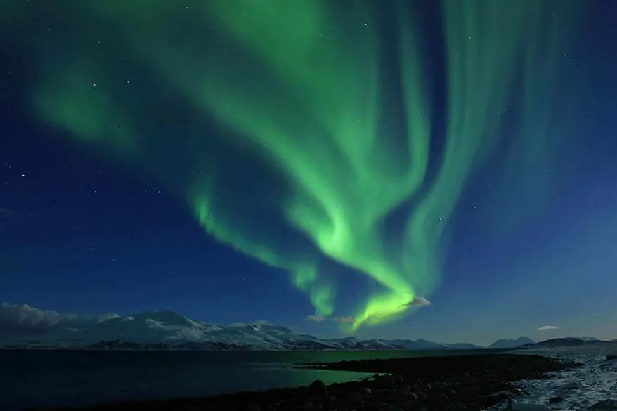 Observando la aurora boreal en Tromso Noruega