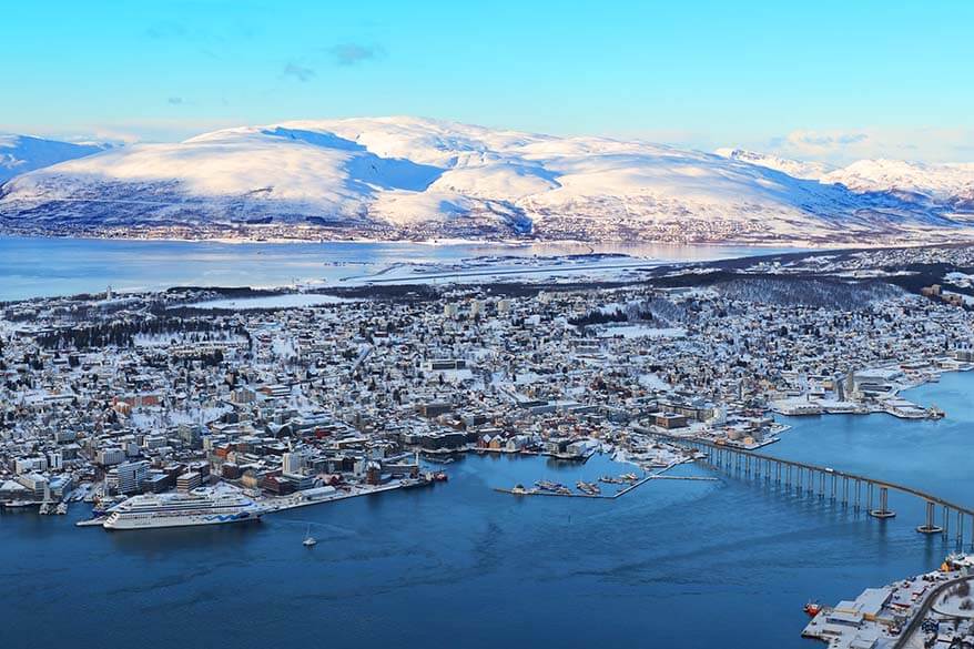 Vista de Tromso desde el teleférico de Fjellheisen