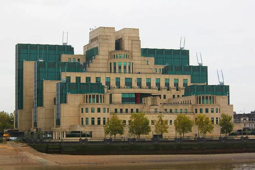 The MI 6 Building (SIS) at Vauxhall Cross in London