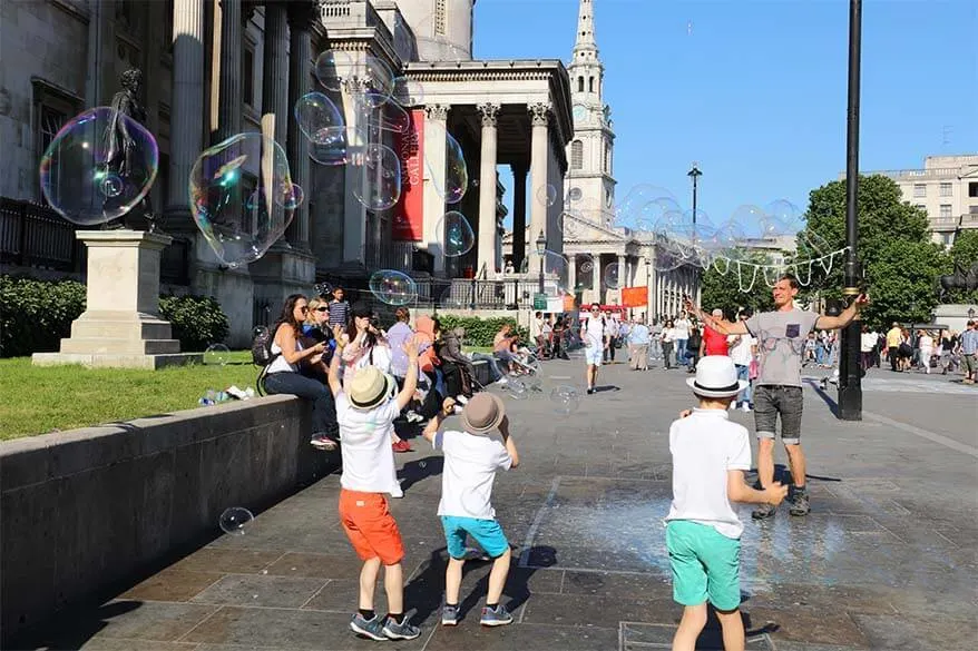 It's always fun to watch street artists in London