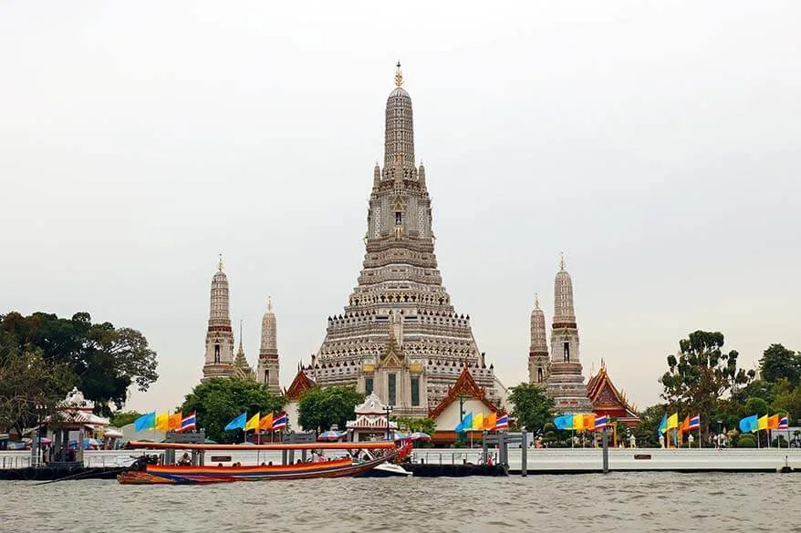 Wat Arun, The Temple of Dawn, is one of the places that you can easily see in Bangkok in one day