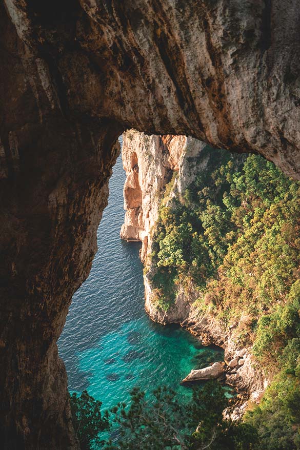 Natural Arch is one of the places you should see in Capri, Italy