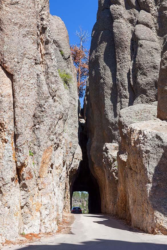 Cose da fare al Custer State Park - guidare attraverso il Needles Eye Tunnel