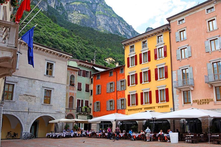 El casco antiguo de Riva del Garda está entre las cosas que hay que hacer en el Lago de Garda Italia