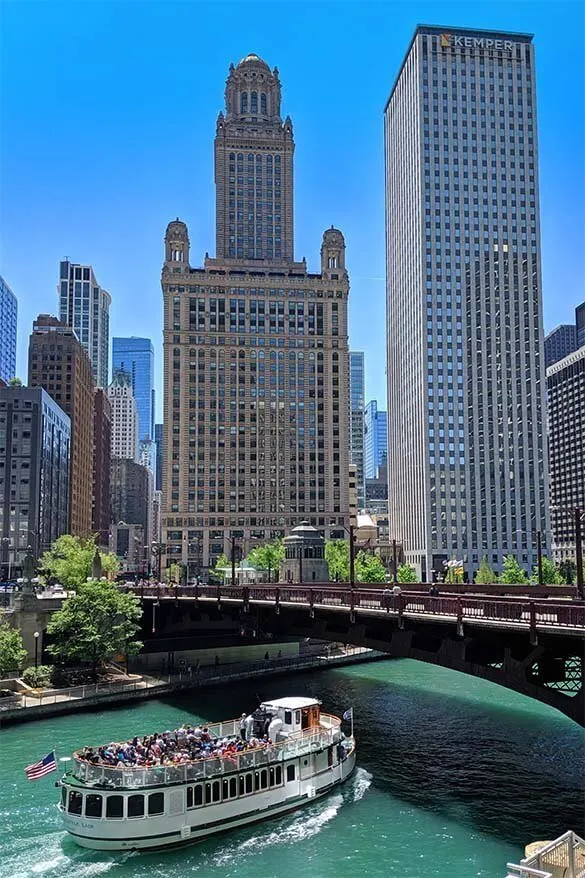Two days in Chicago - river cruise is one of the best things to do