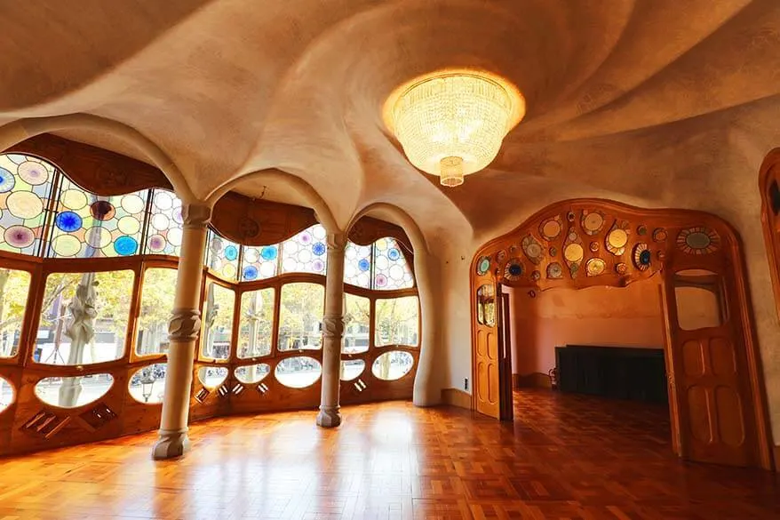 Casa Battlo - one of the best Gaudi buildings in Barcelona