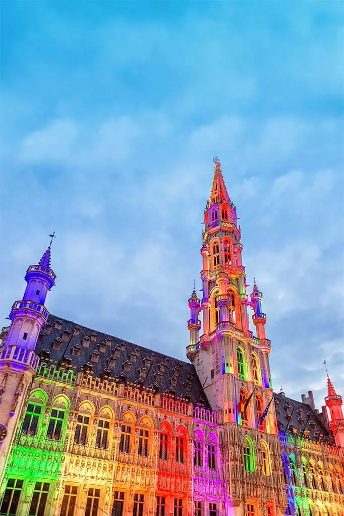 Brussels Grand Place light show in summer