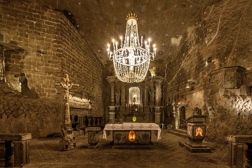 "Mina-de-sal-de-Wieliczka-cerca-de-Cracovia-en-Polonia.jpg.webp