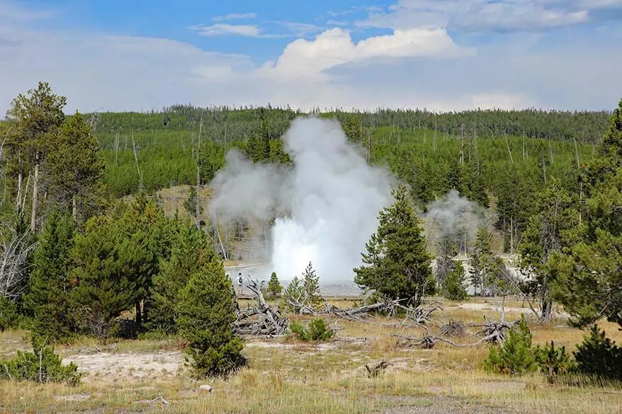 How to visit Upper Geyser Basin in Yellowstone