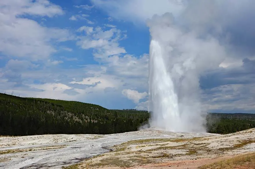 Old Faithful Geyser in Yellowstone National Park