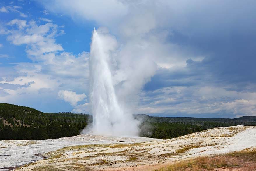 How to Visit Old Faithful Geyser in Yellowstone: Info, Tips & Fun Facts