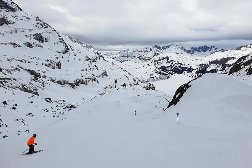 Skiing on the blue ski pistes at Jochpass in Engelberg