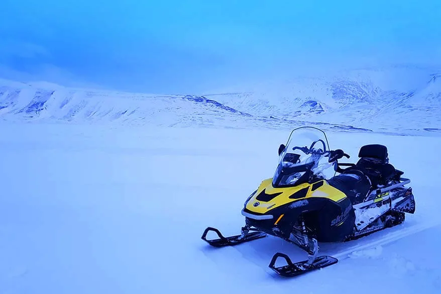 Svalbard snowmobile trip with Better Moments