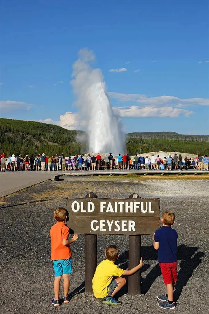 Visitors guide to the Old Faithful