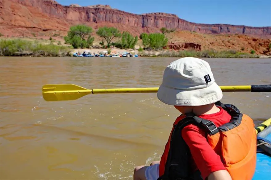 Family rafting in Moab Utah