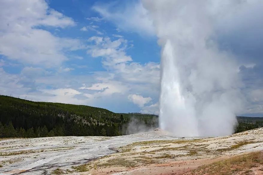 One day in Yellowstone - Old Faithful Geyser