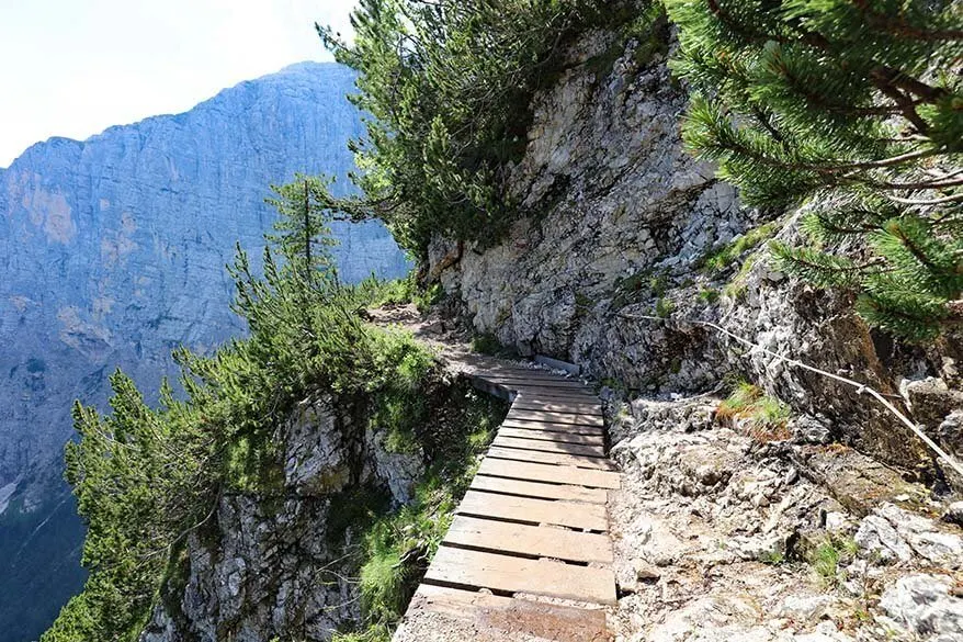 Narrow hiking trail on the way to Lake Sorapis