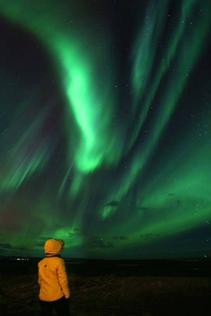 assistindo e fotografando Luzes Do Norte na Islândia
