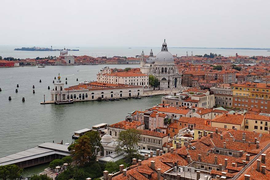 Venetian Lagoon sett från Markus Campanile i Venedig Italien