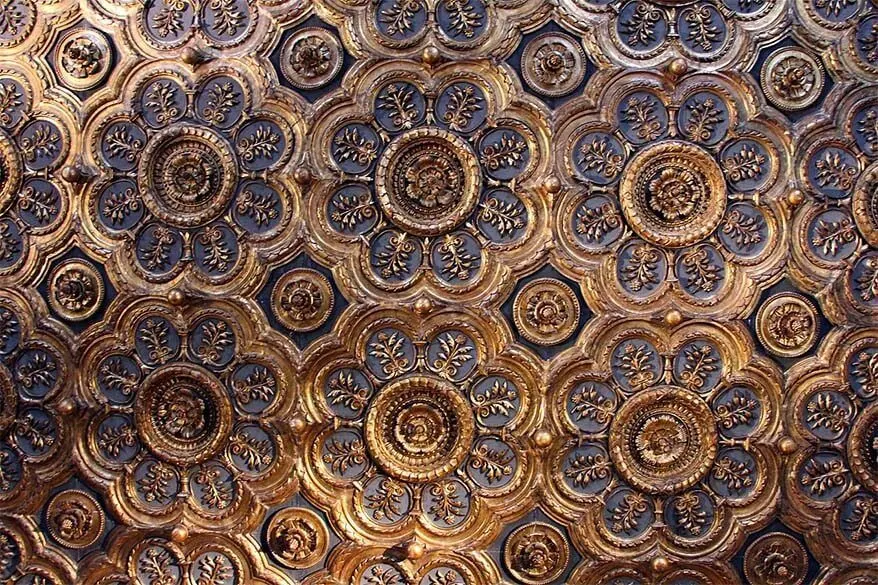 Ceiling of the Sala degli Scarlatti at Doges apartments in Doges Palace