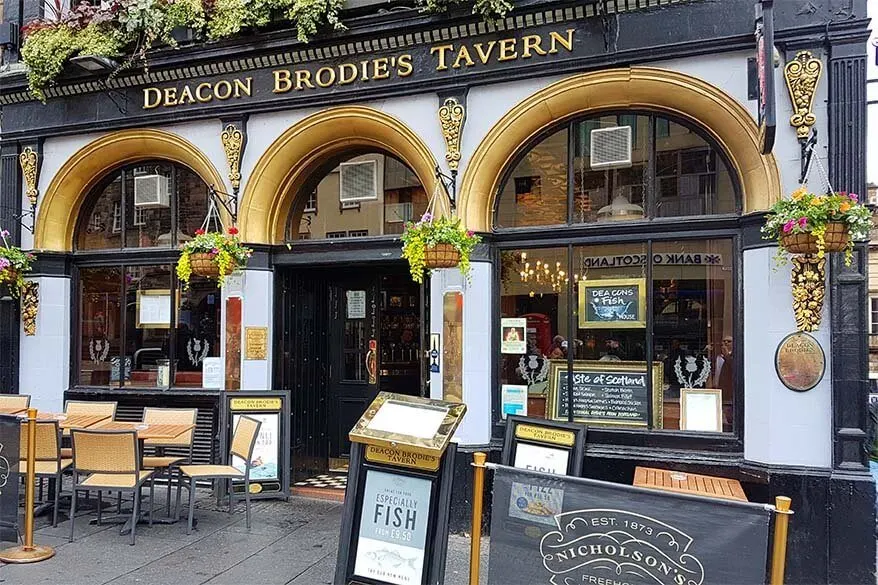 Deacon Brodie's Tavern on the Royal Mile in Edinburgh