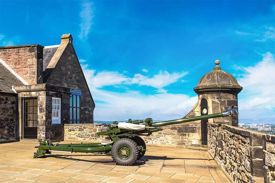 One O'clock Gun Edinburgh Castle