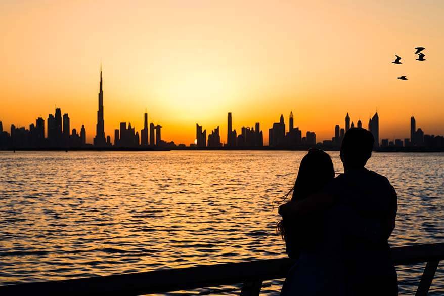 Dubai fatos se beijando em público é proibido,