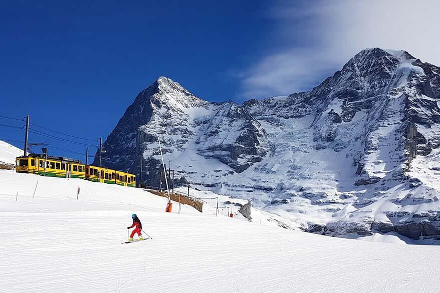 Train that connects Lauterbrunnen to Kleine Scheidegg via Wengen