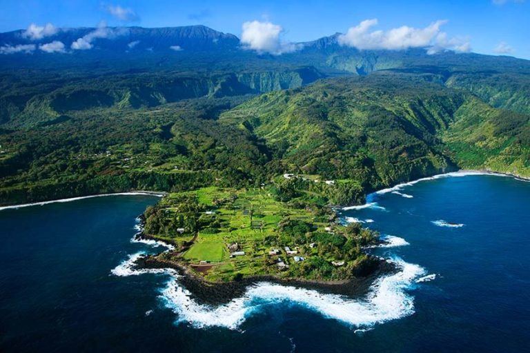 9 Absolute Best Tours & Excursions in Maui Hawaii (Bucket List!)