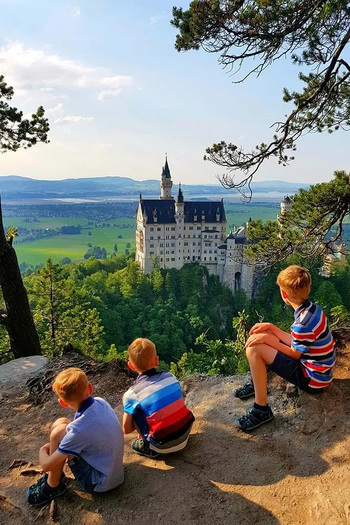 El castillo de Neuschwanstein en Alemania desde un ángulo diferente